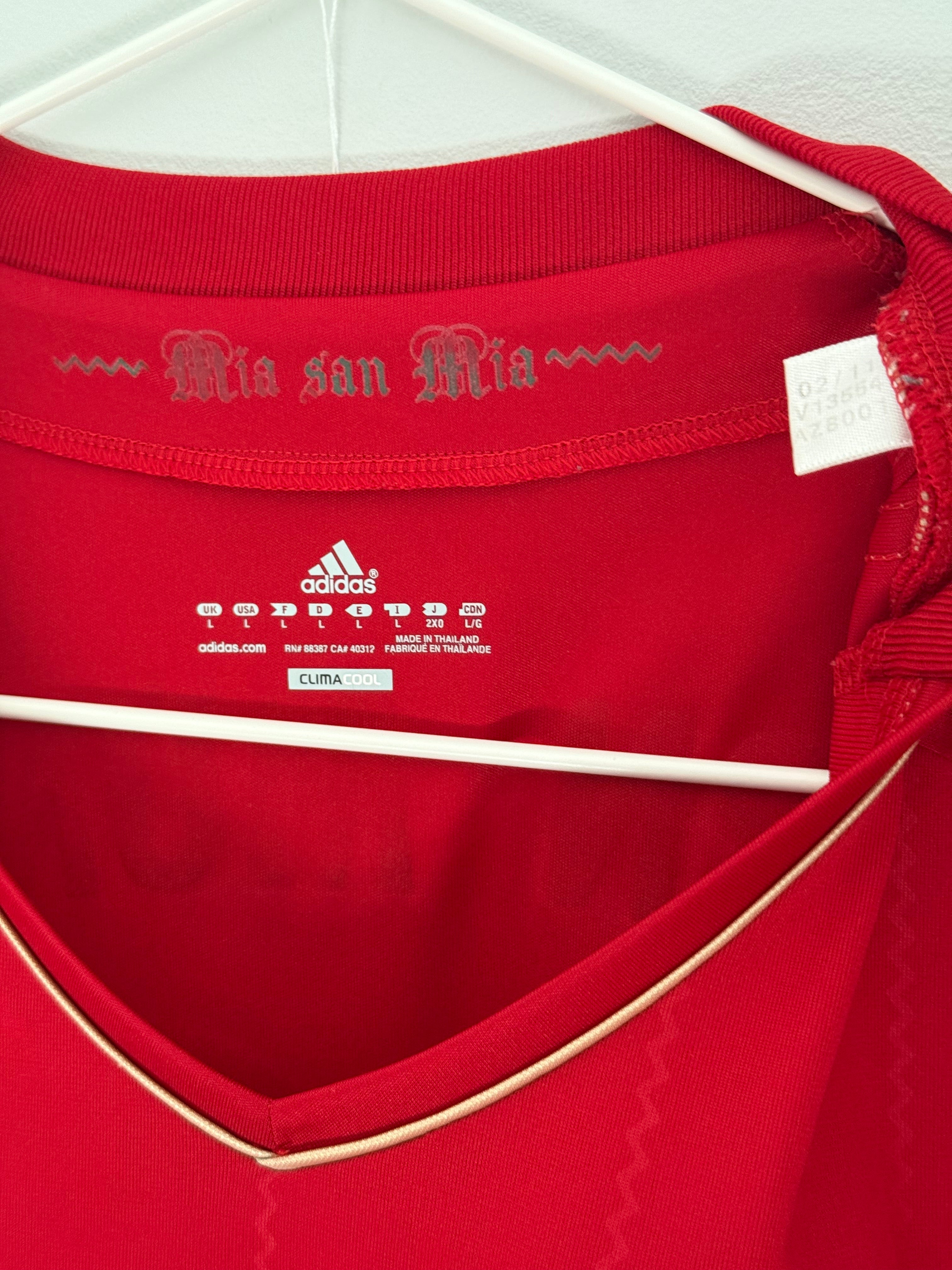 Bayern Munchen 11/13 Home - #10 Robben - L - 8/10