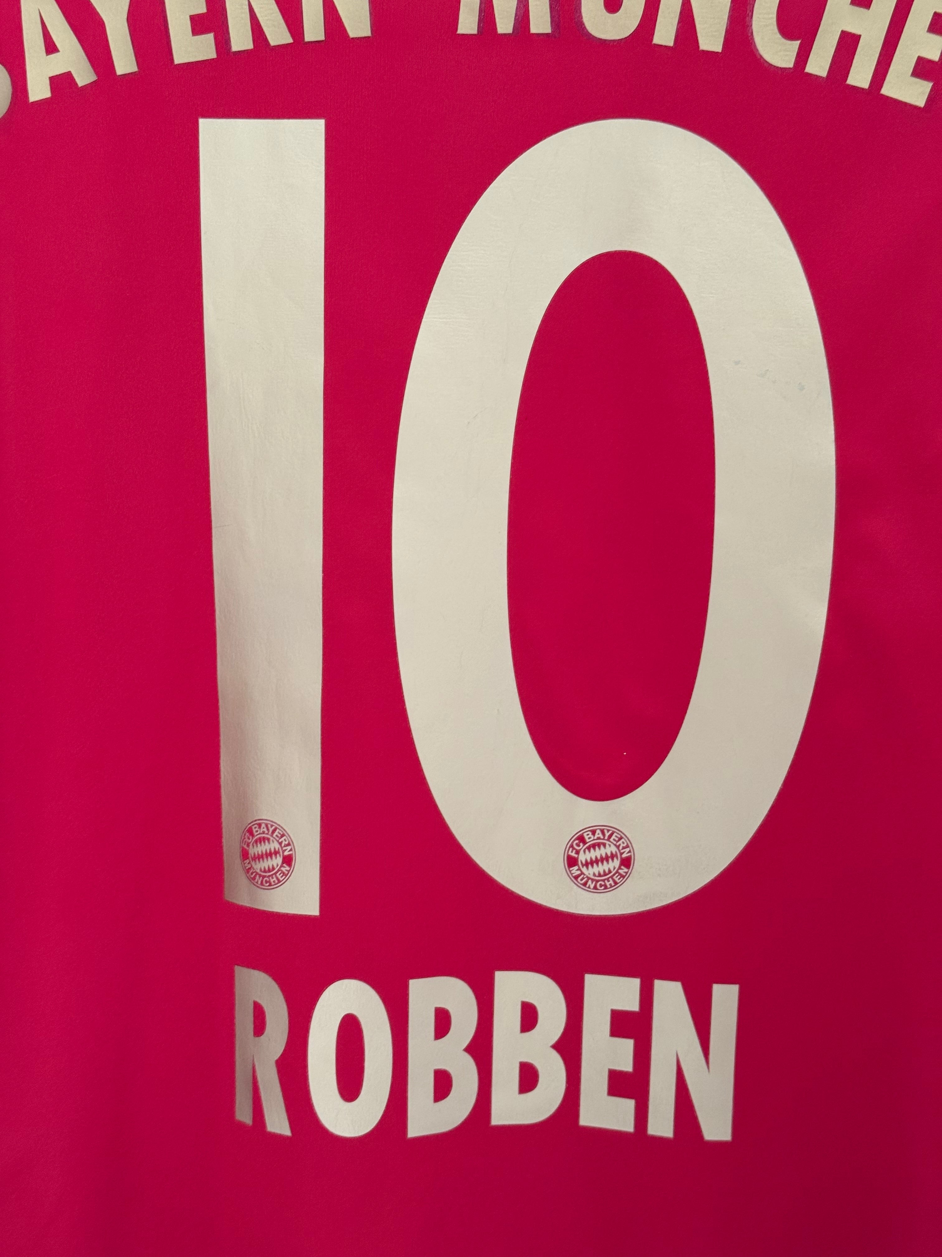 Bayern Munchen 11/13 Home - #10 Robben - L - 8/10