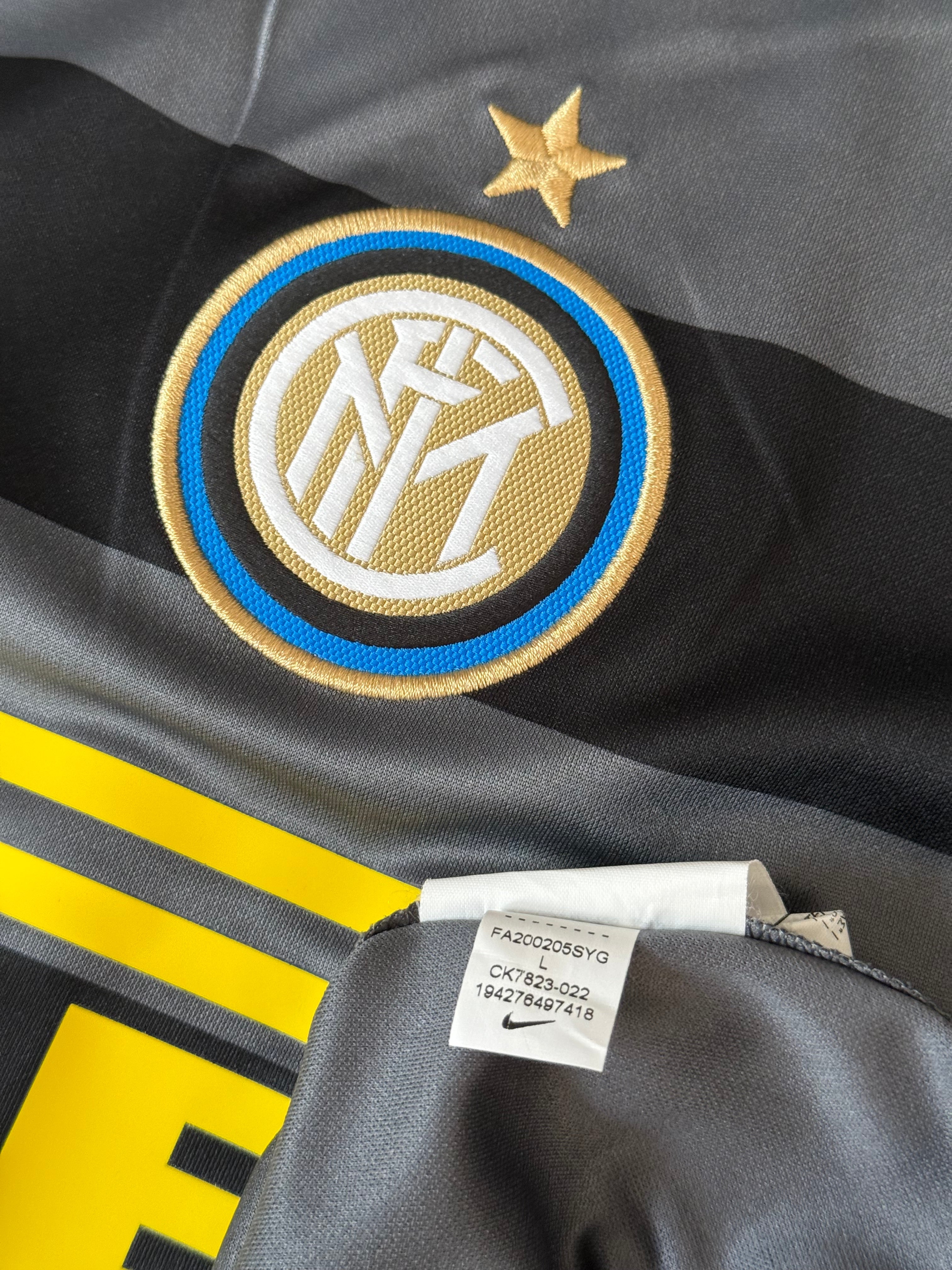 Inter 20/21 Third - #22 Vidal - L - 8/10
