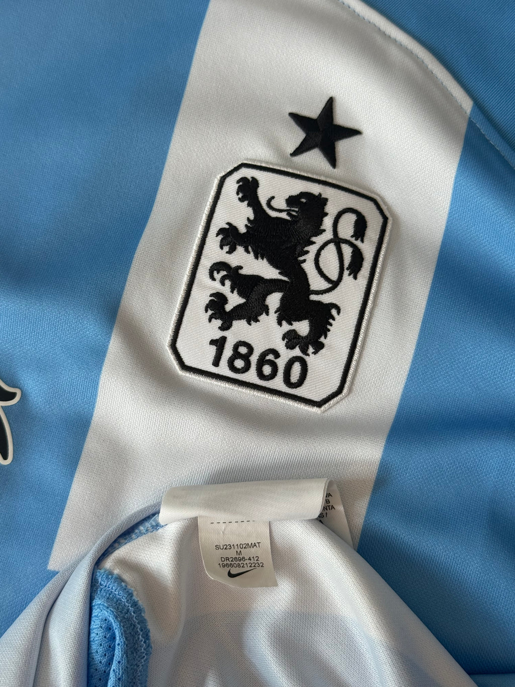 1860 Munchen 23/24 Home - M - 8/10