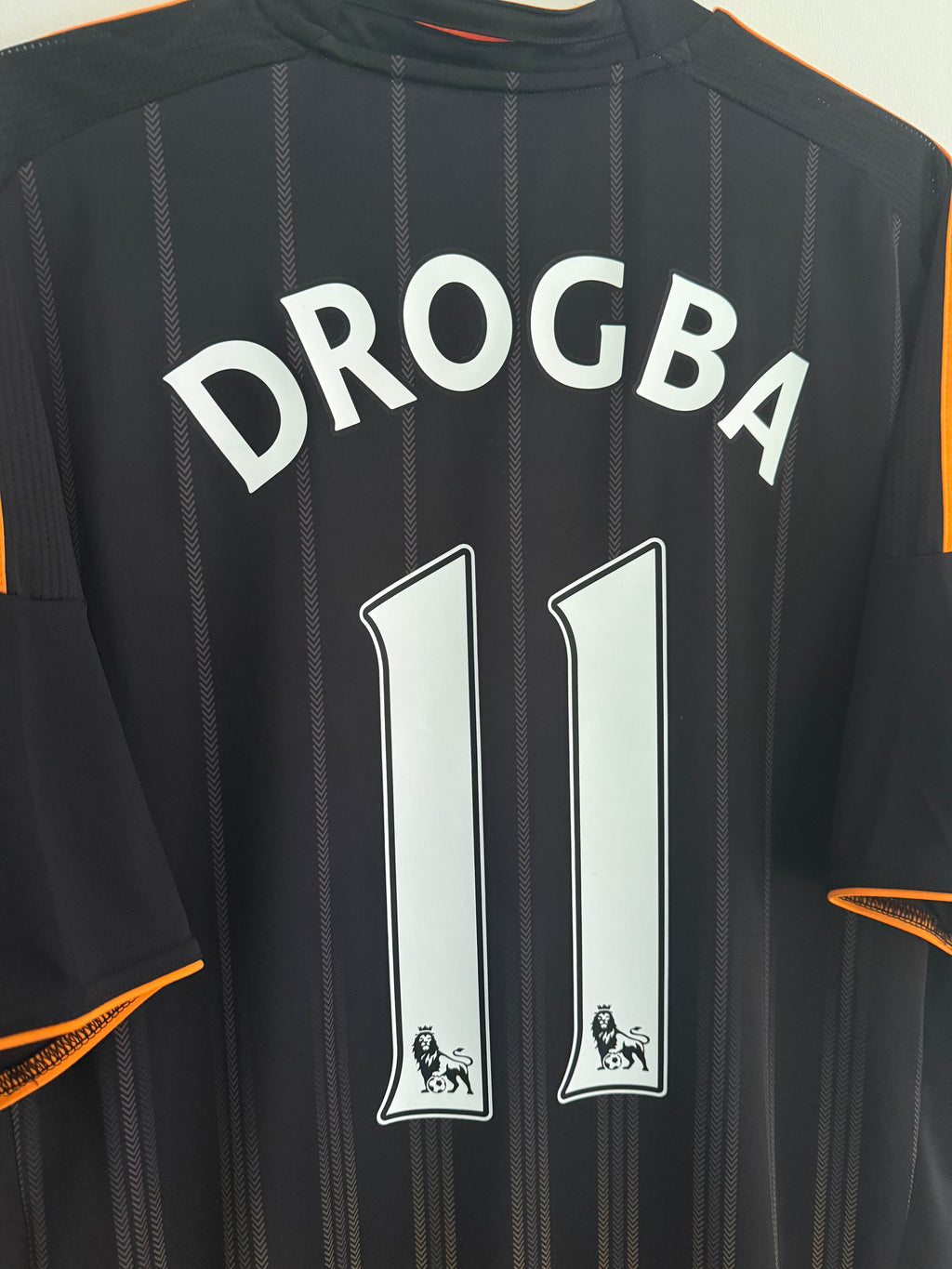 Chelsea 10/11 Away - #11 Drogba - L - 9/10