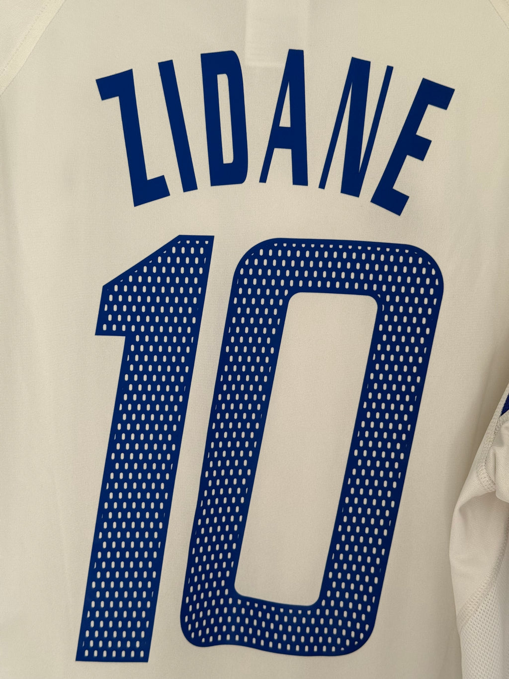 France 2004 Away - #10 Zidane - L - 8/10
